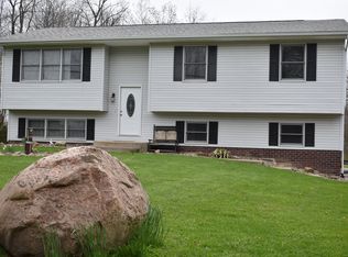 3873 Victory Ave, Louisville, OH 44641