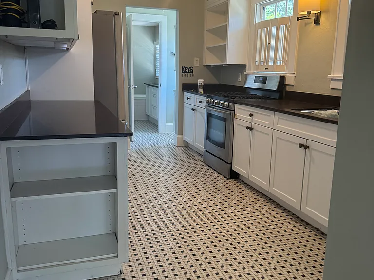 1013 South Blvd — Photo 24