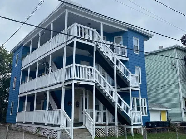 35 Green Ave, Southbridge, MA 01550