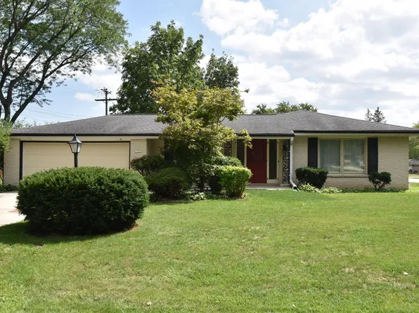 11231 West Mallory AVENUE, Hales Corners, WI 53130