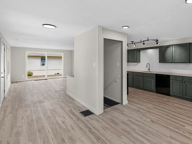 2510 Normandy Dr — Photo 13