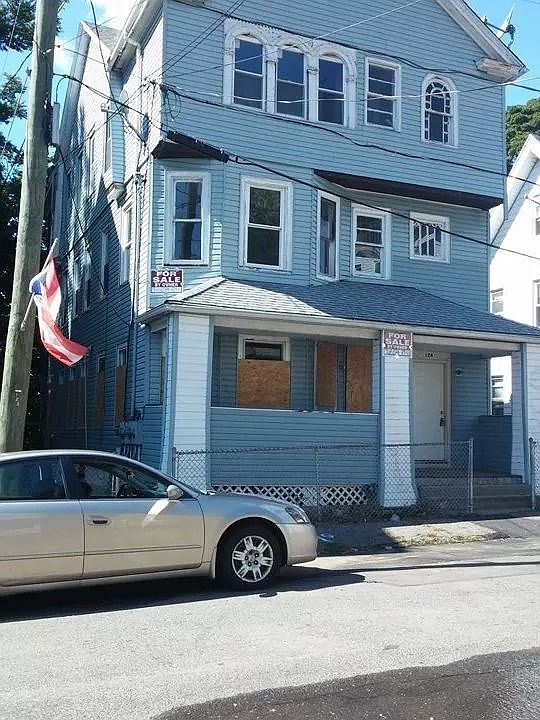 2nd image of 124 Southview St