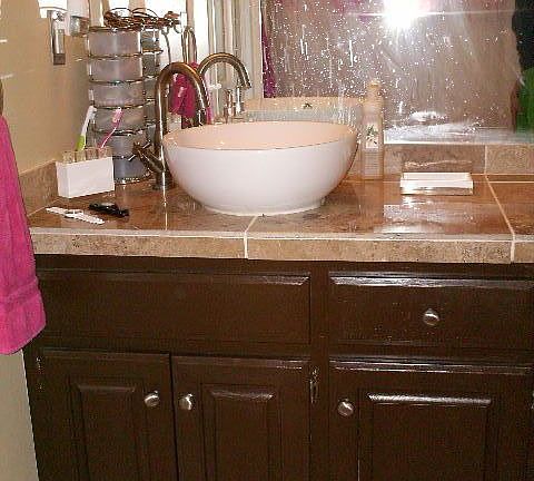 Contemporary Style Bathrooms