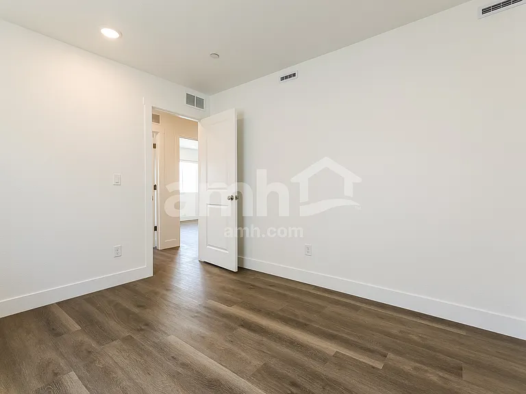 10265 Peoria Pkwy — Photo 14