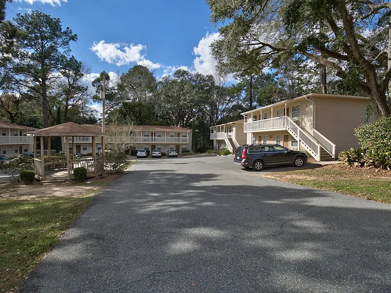 120 Valencia Dr #13 — Photo 3