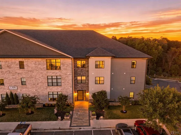 1300 Stoney Ridge Blvd #108, Forest, VA 24551