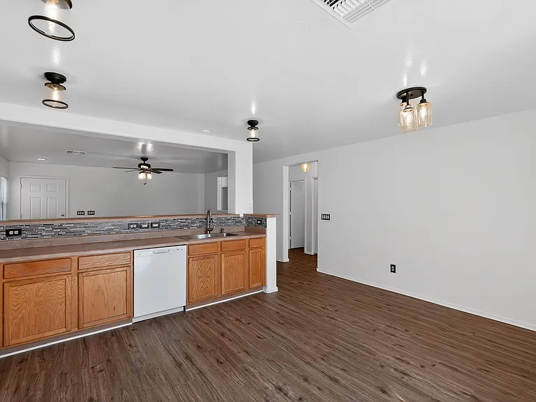 11611 W Palo Verde Ave — Photo 7