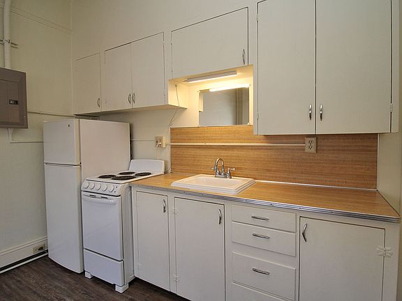2nd image of 12610 SW Farmington Rd APT 5