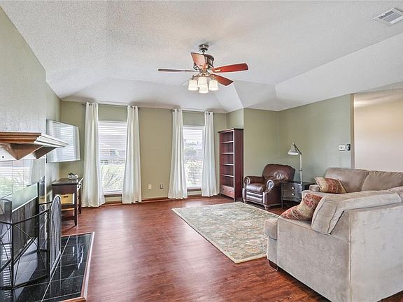 5th image of 2625 Elm Lawn Dr