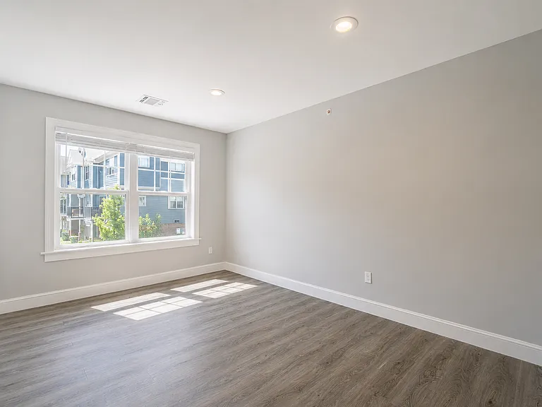 35 2nd St #1 — Photo 11