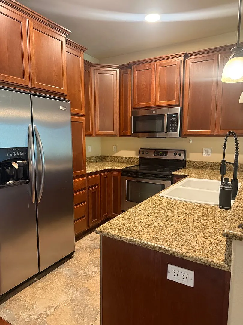 2bed 2.5 Bath - Townhome In A Quiet Neighborhood — Photo 4