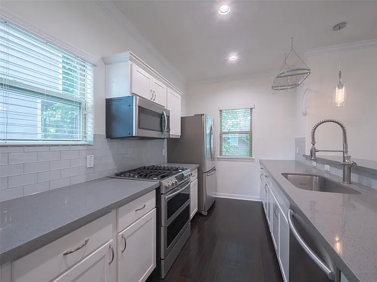 1113 Bunton St — Photo 8