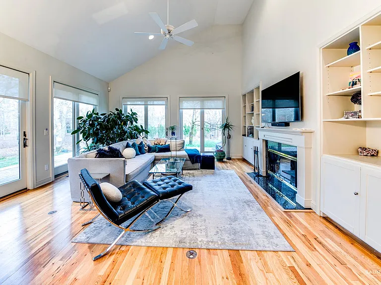 43 Huckleberry Ln — Photo 3