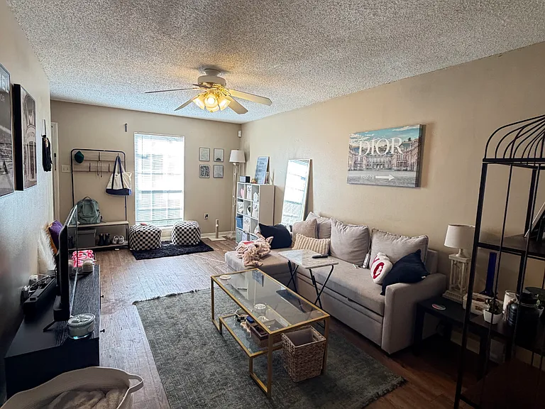 1702 Brightside Dr #C — Photo 2