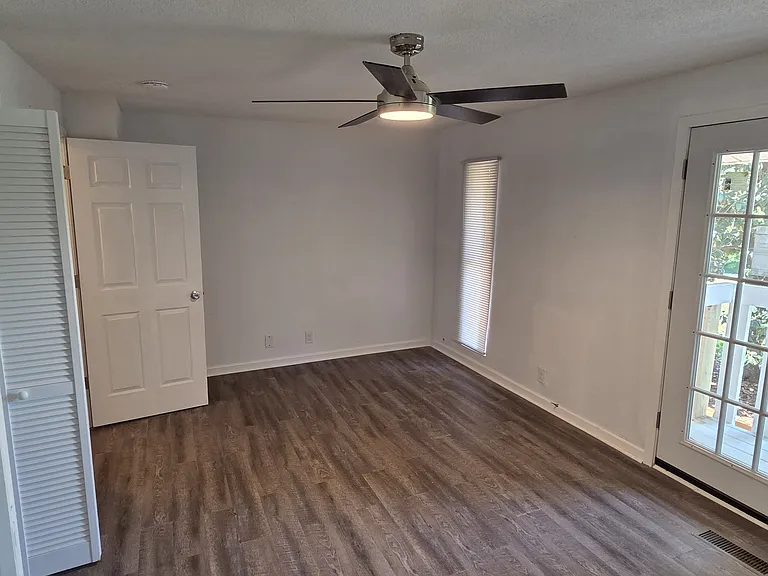 3757 Heathrow Dr — Photo 13