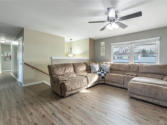 4th image of 233 Chatham Dr
