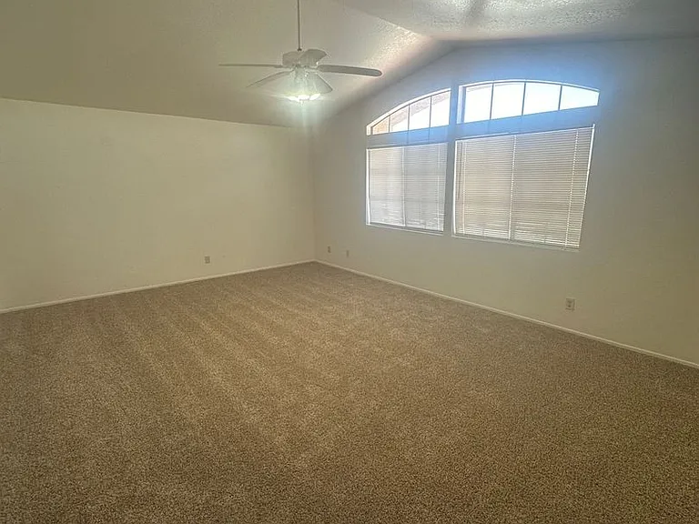 14333 La Crescenta Ave — Photo 14