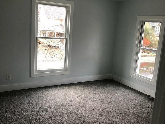 5th image of 150 McKinley Ave N