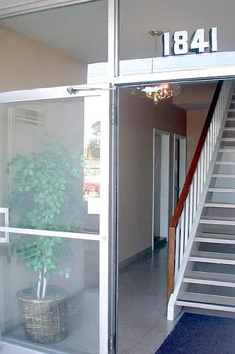 1841 Chestnut St #6 — Photo 7