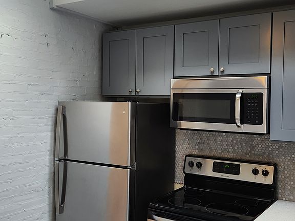 2nd image of 530 2nd Ave