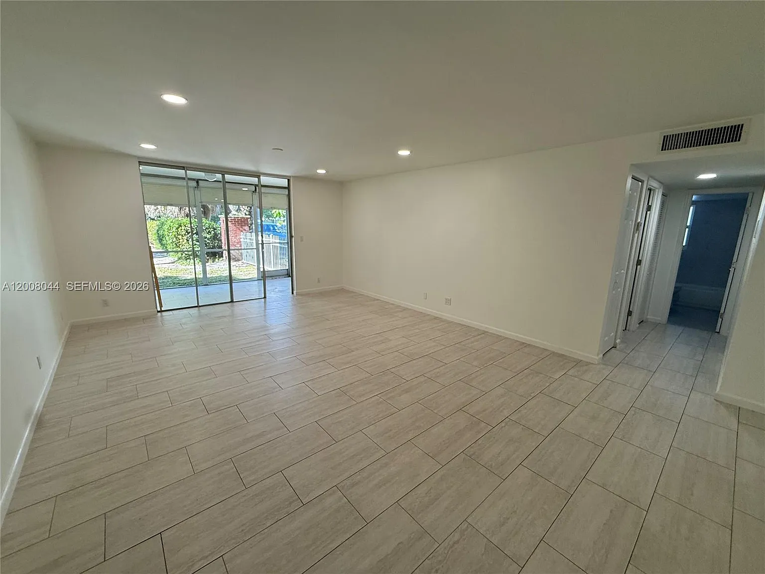 Meadowbrook Towers Condo — Photo 2