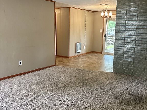 5th image of 919 Oak St