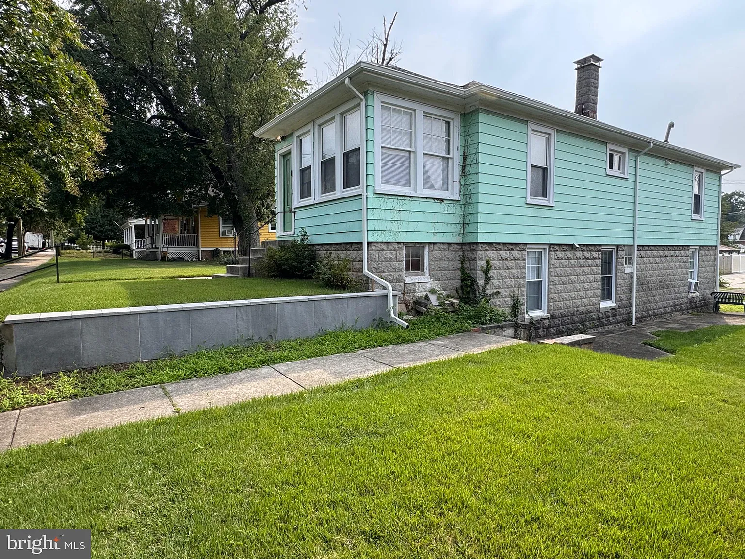 3 bed, 1.0 bath, 1500 sqft, $3,495 — Photo 2