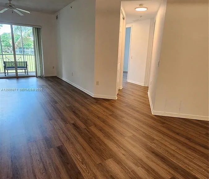 3600 Oaks Clubhouse Dr #206 — Photo 14