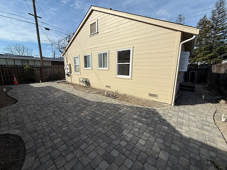 2635 Alhambra Ave — Photo 15