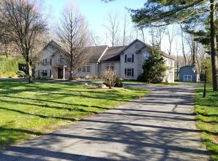 12 Daisy Ln, Chagrin Falls, OH 44022