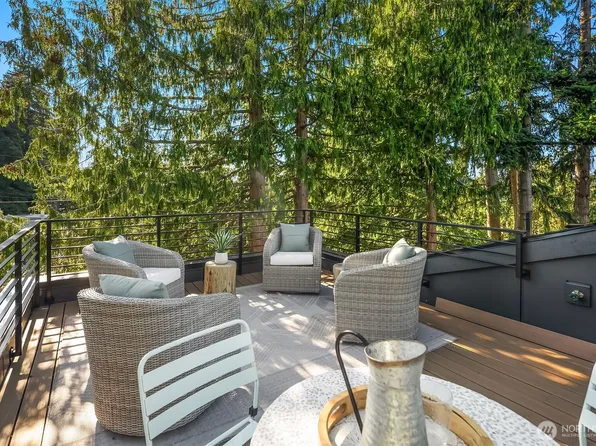 1209 NE 104th Street, Seattle, WA 98125