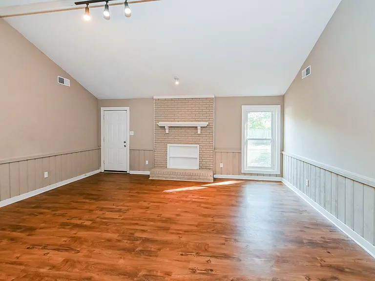 3806 Innsbrook Dr — Photo 2