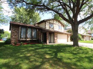 10921 Curtis Ave, Omaha, NE 68164