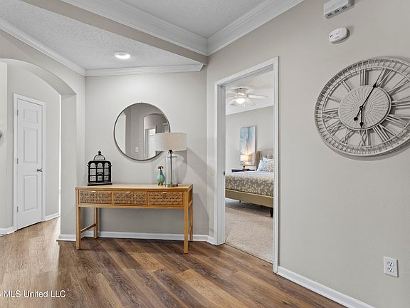 5th image of 2252 Beach Dr APT 505