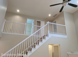 687 Ashberry Ln, Avon Lake, OH