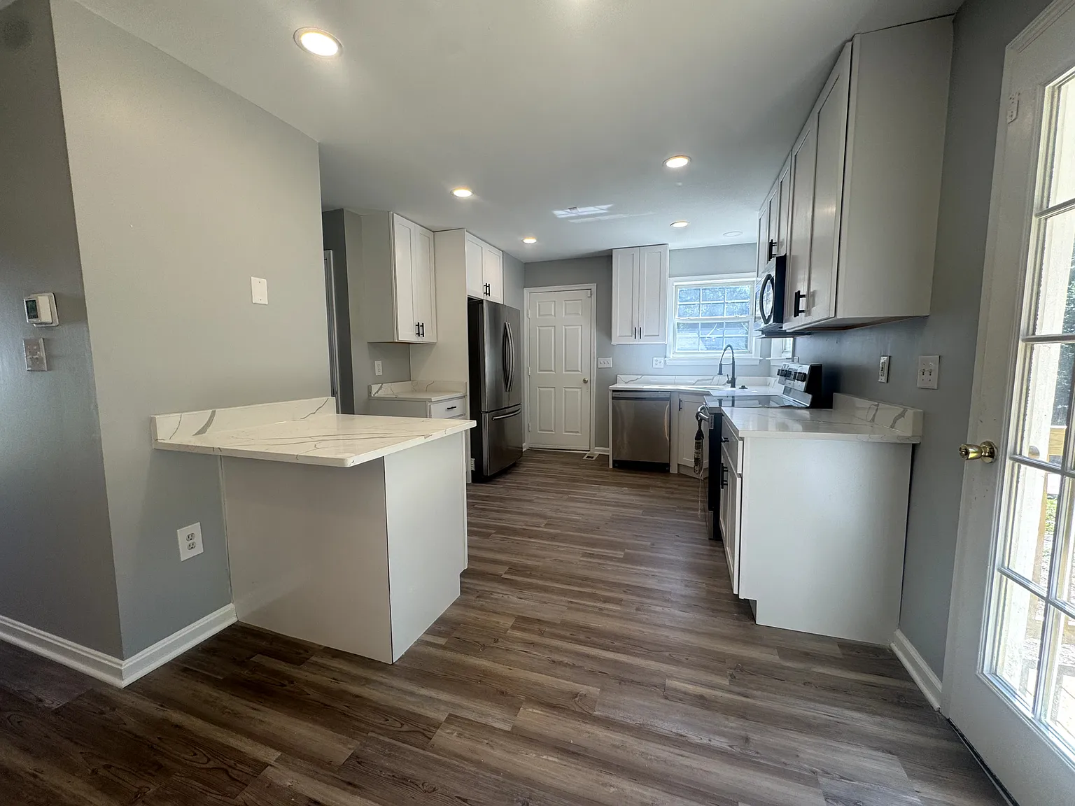 3 bed, 2.5 bath, 1590 sqft, $2,895 — Photo 4