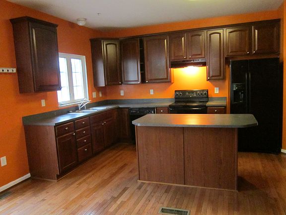 Large gourmet kitchen