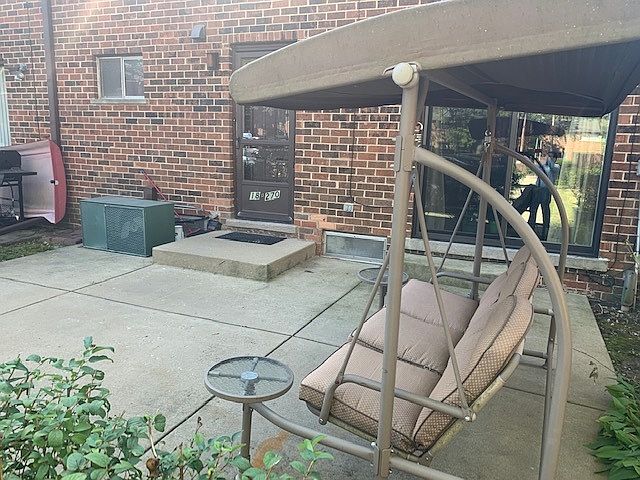 1st image of 18W270 Knollwood Ln