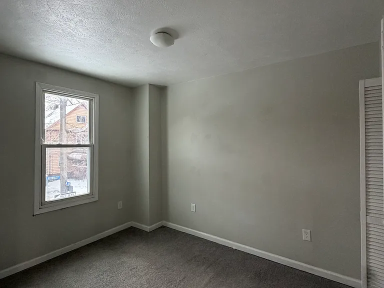 1222 Rowley Ave — Photo 14