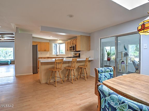 3rd image of 1640 N La Canoa