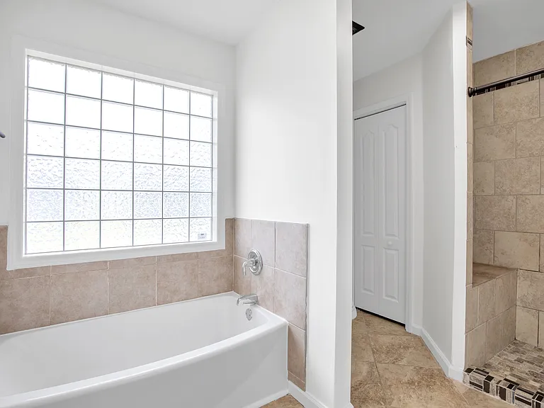 1944 Yellowbrick Rd — Photo 21