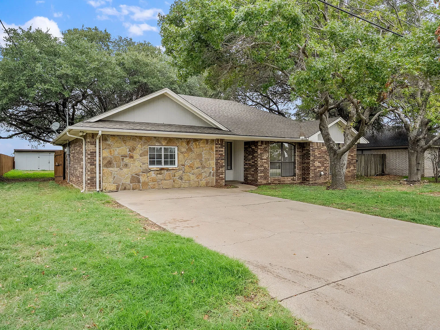 4 bed, 1706 sqft, $2,100 — Photo 2