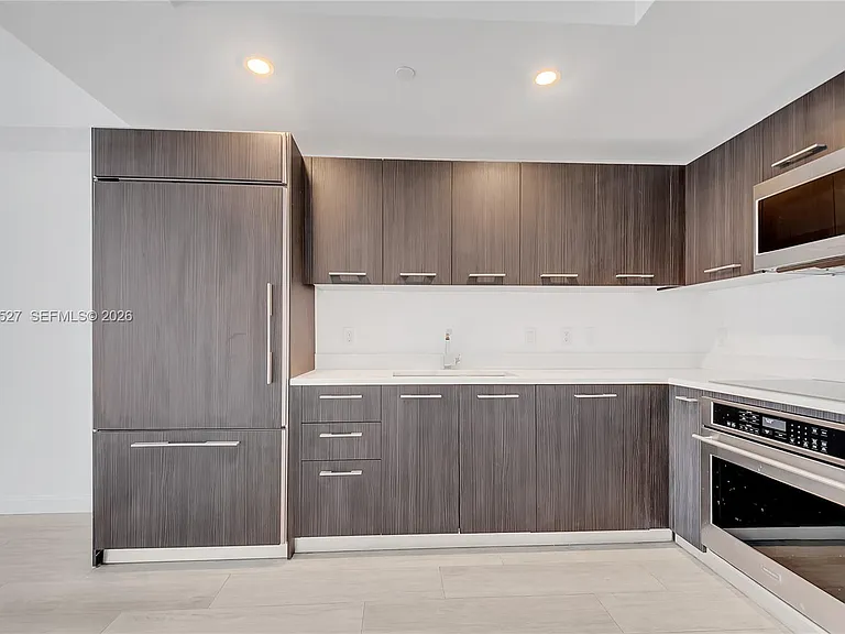 45 SW 9th St #2105 — Photo 5