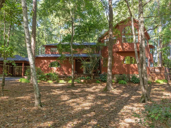 101 Standing Rock Rd, Chapel Hill, NC 27516