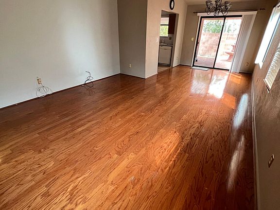 3rd image of 586 W Summer Rain Dr