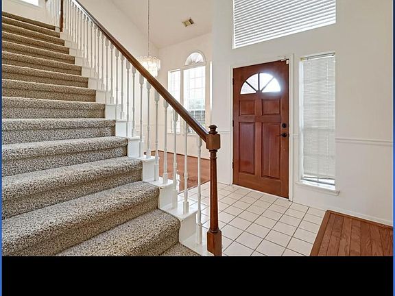 3rd image of 3923 N Sandy Ct
