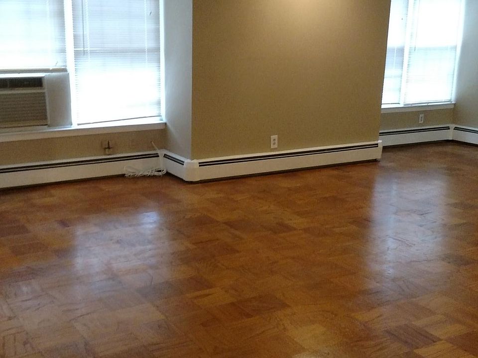 1st image of 105 Towne House Vlg #105