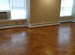 105 Towne House Vlg #105, Islandia, NY 11749