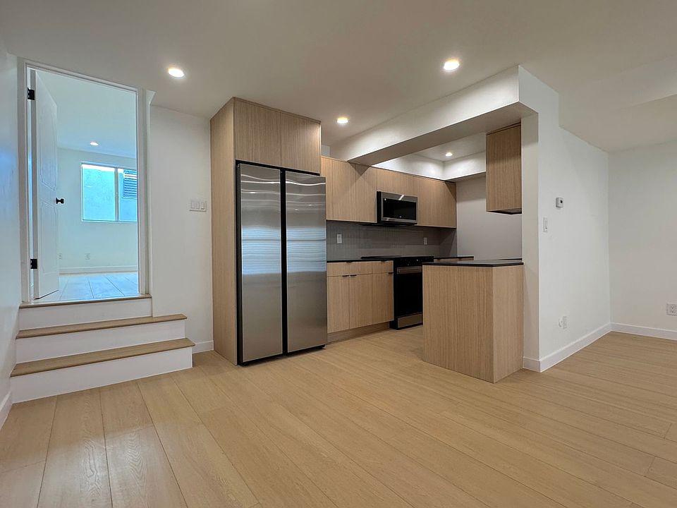 1st image of 1120 N Flores St APT 6