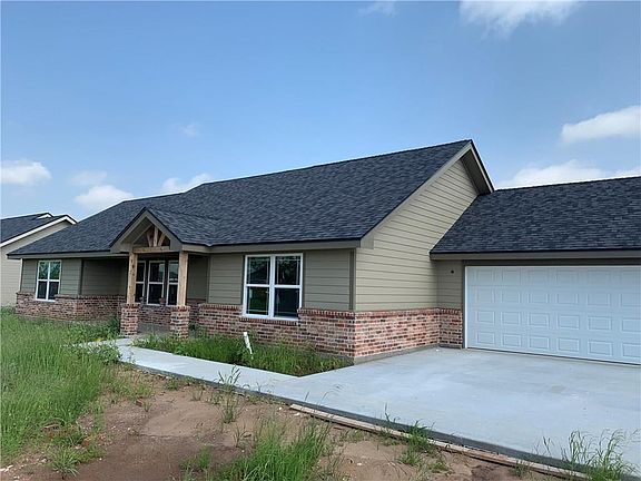 2nd image of 330 Foxtrot Ln